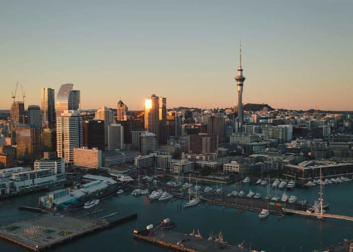 Melbourne to Auckland