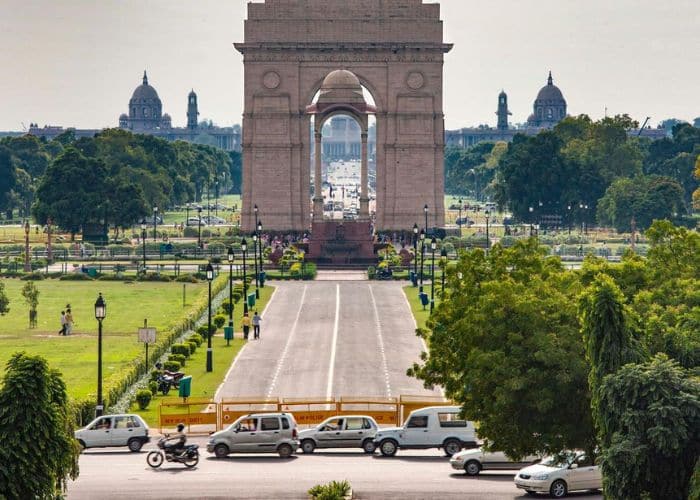 Travel from Sydney to Delhi